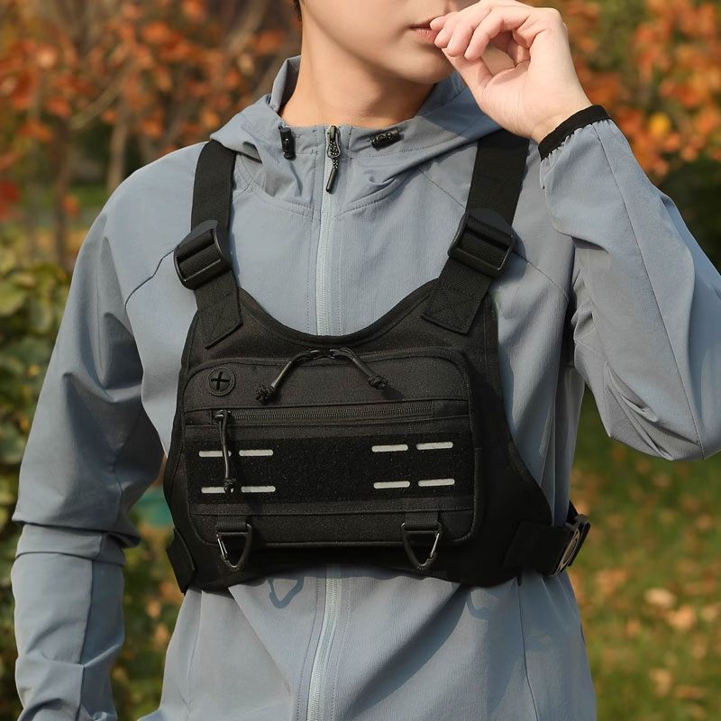 Męska torba na klatkę piersiow – Outdoor Adventure Vest recenzja i cena